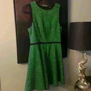 Beautiful $399 Tibi  green dress never worn size 6. 🦚🦜🐝⛱️